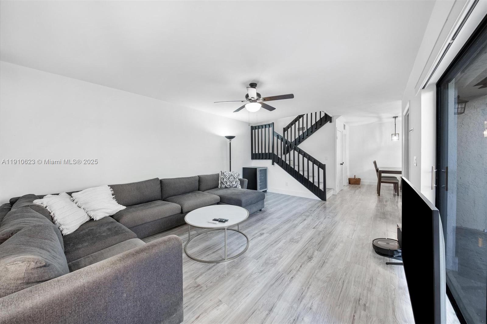 C H E ACRES - Residential Lease