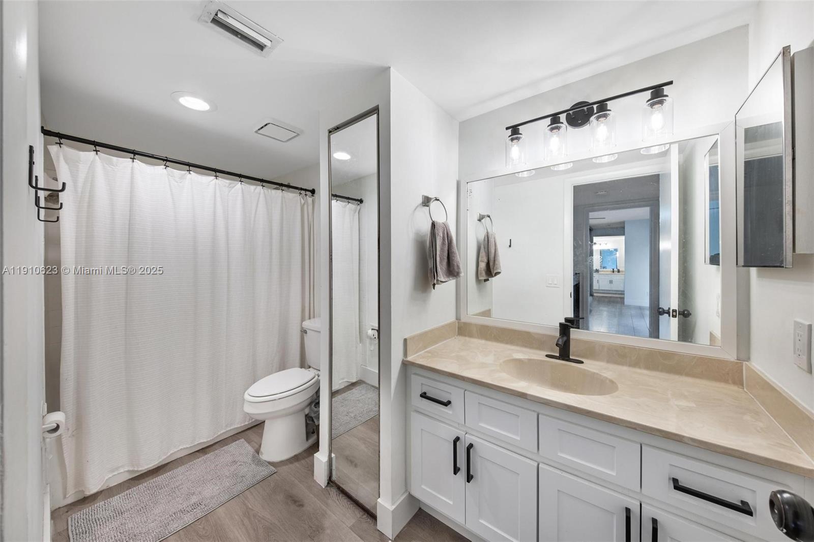 C H E ACRES - Residential Lease