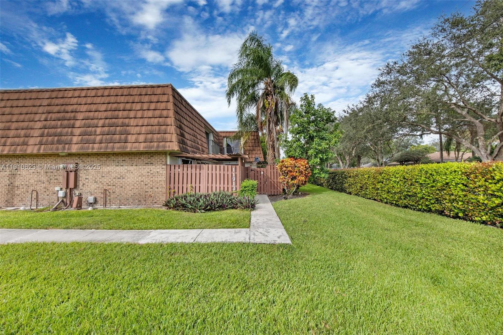 C H E ACRES - Residential Lease