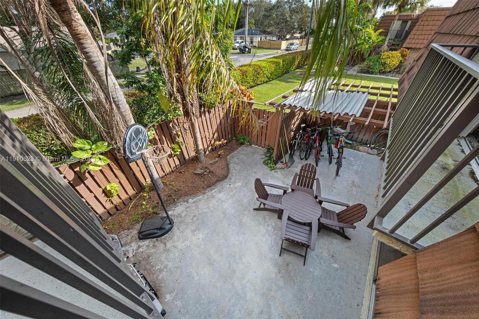 C H E ACRES - Residential Lease