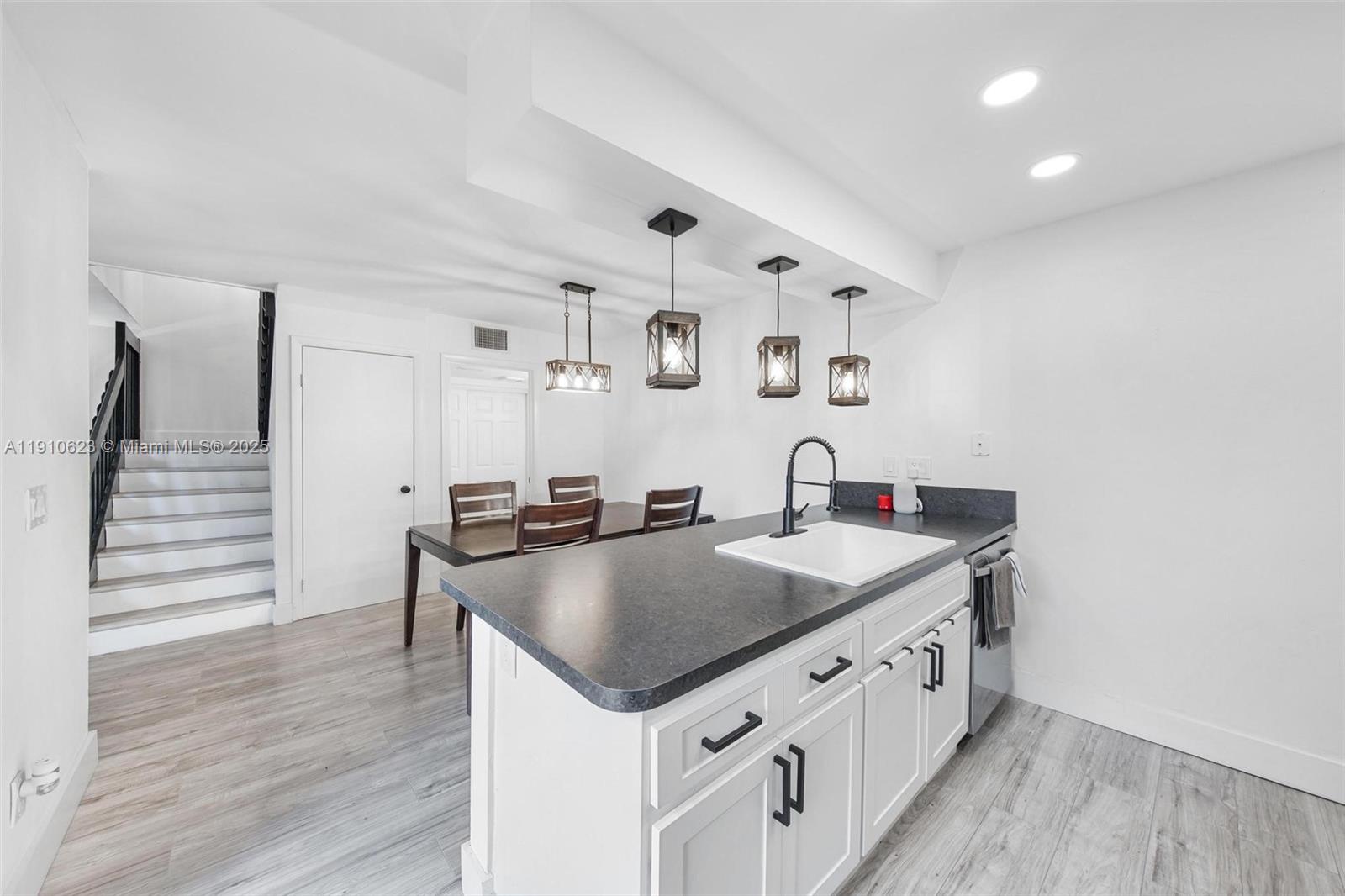 C H E ACRES - Residential Lease