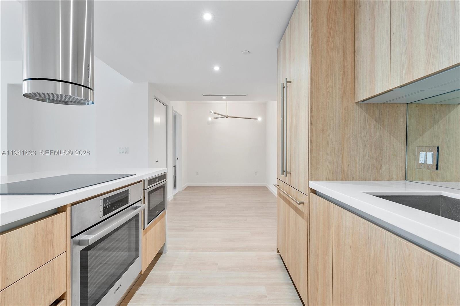 9901 W Bay Harbor Dr 402