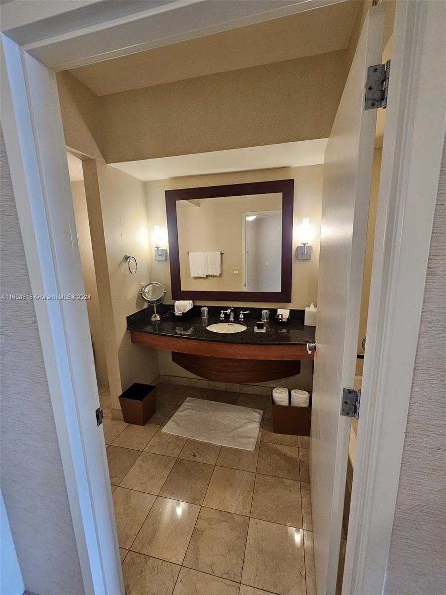 TRUMP INTERNATIONAL SONES - Residential