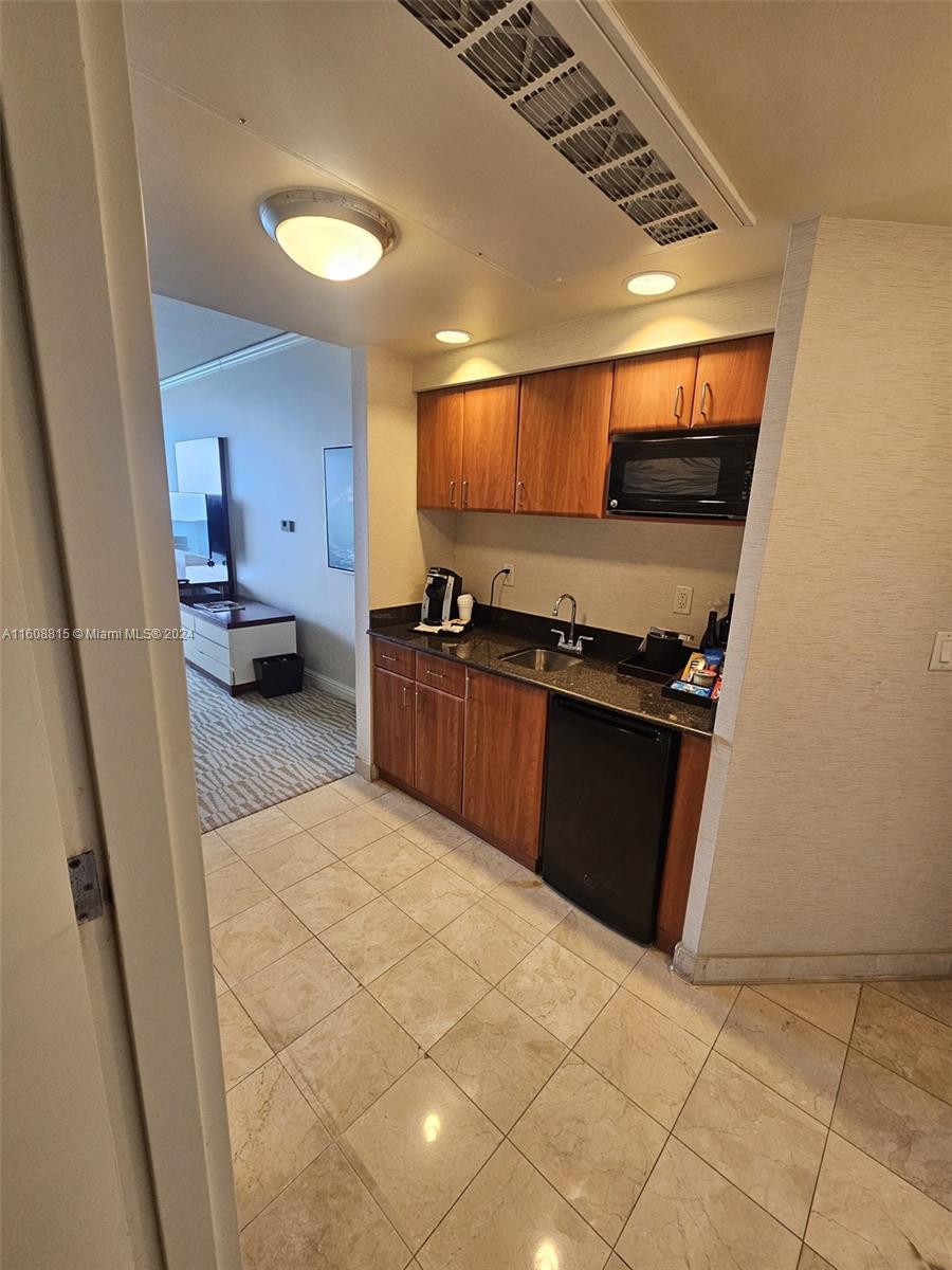 18001 Collins Ave 2112