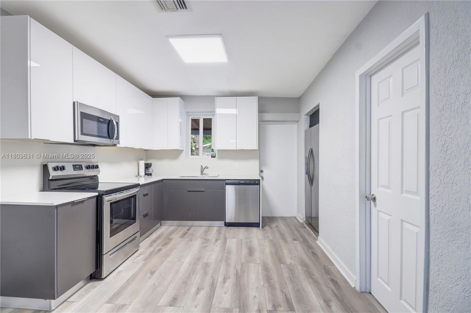 SUN LAND PARK - Residential