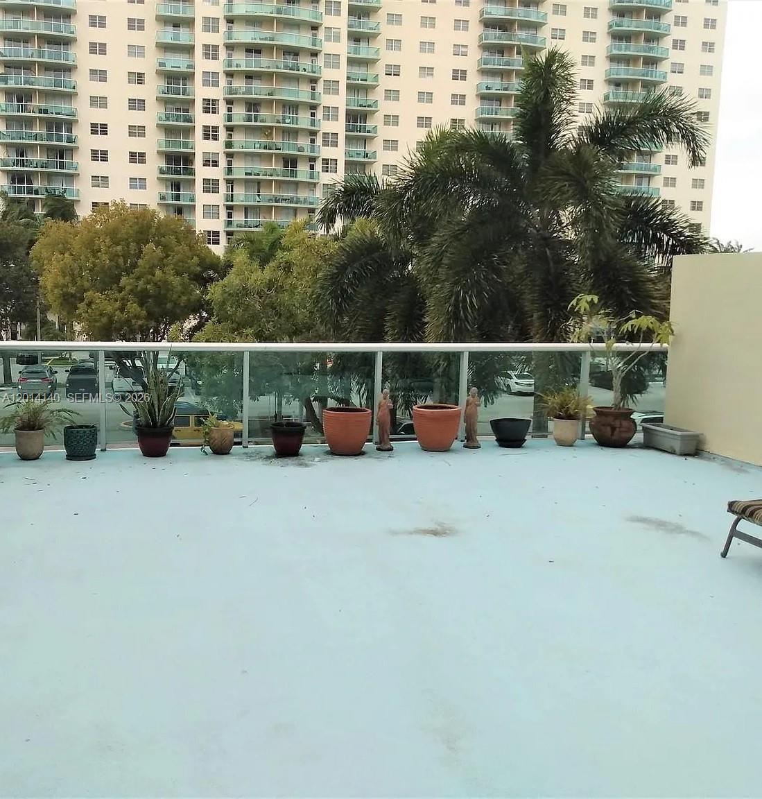 19380 Collins Ave 211