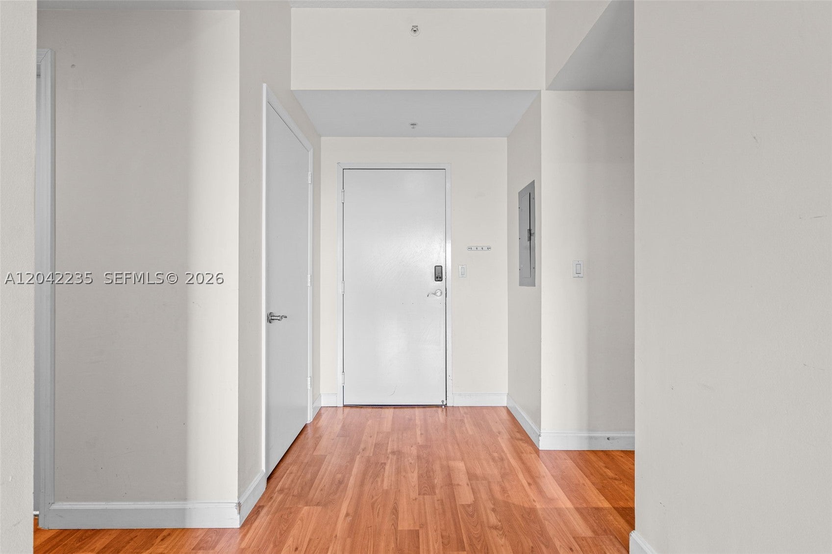 2301 Wilton Dr R207