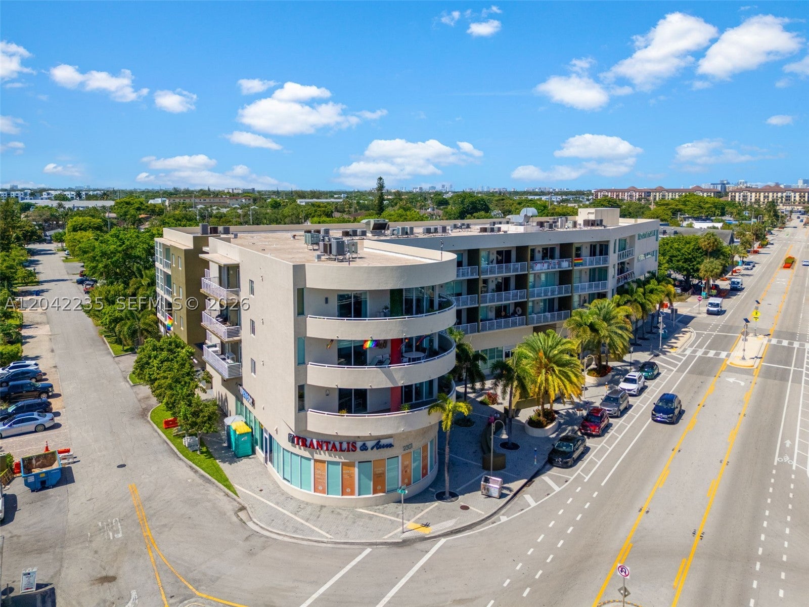 2301 Wilton Dr R207