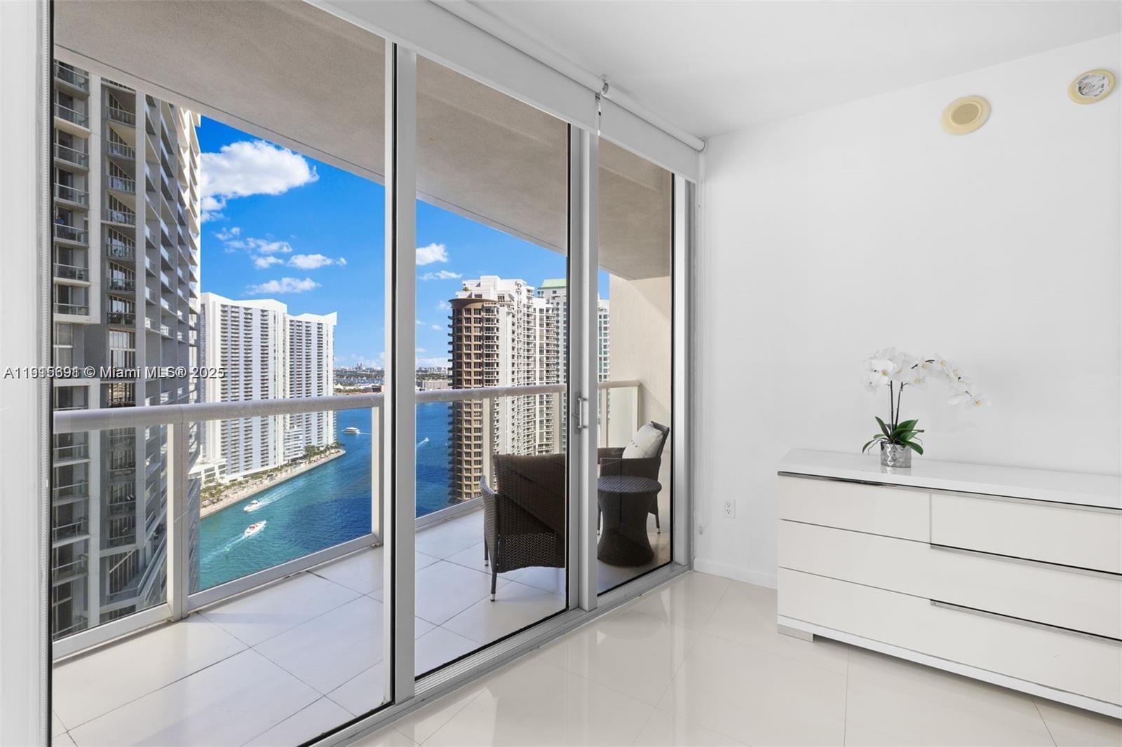 ICON BRICKELL NO TWO - Residential