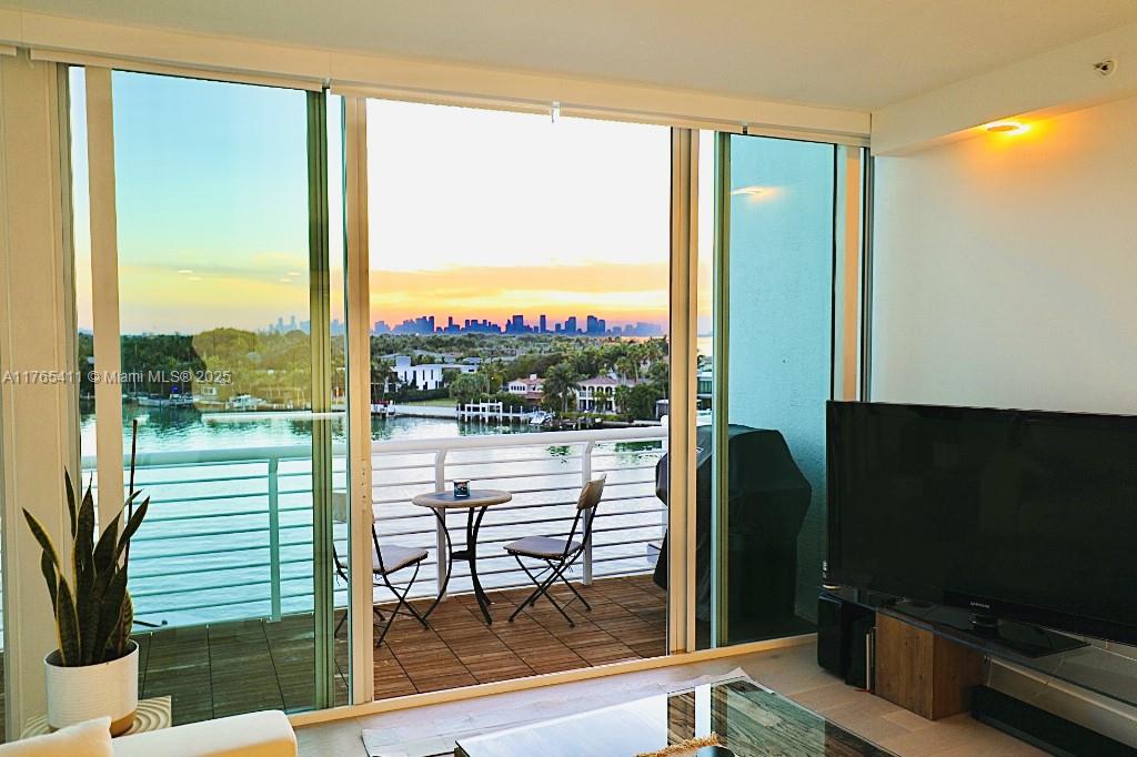 REGATTA AT INDIAN CREEK C - Residential