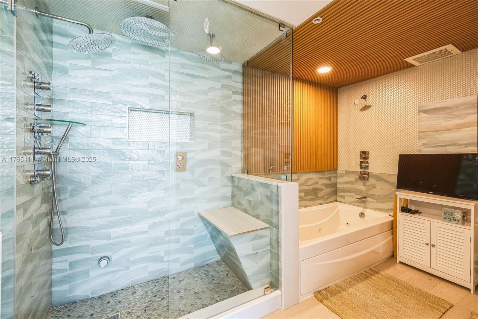 REGATTA AT INDIAN CREEK C - Residential