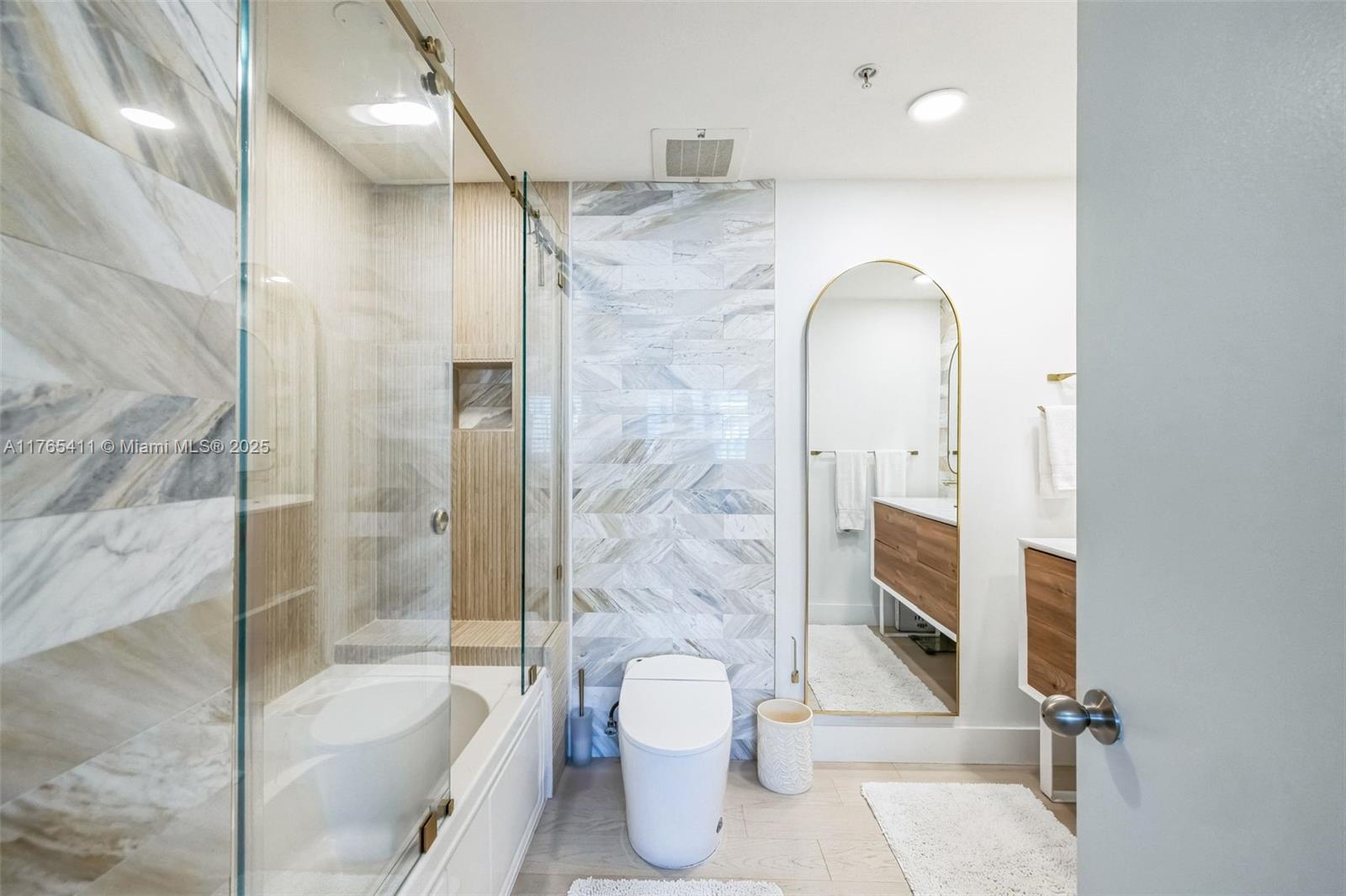 REGATTA AT INDIAN CREEK C - Residential