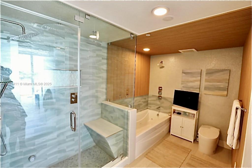 REGATTA AT INDIAN CREEK C - Residential