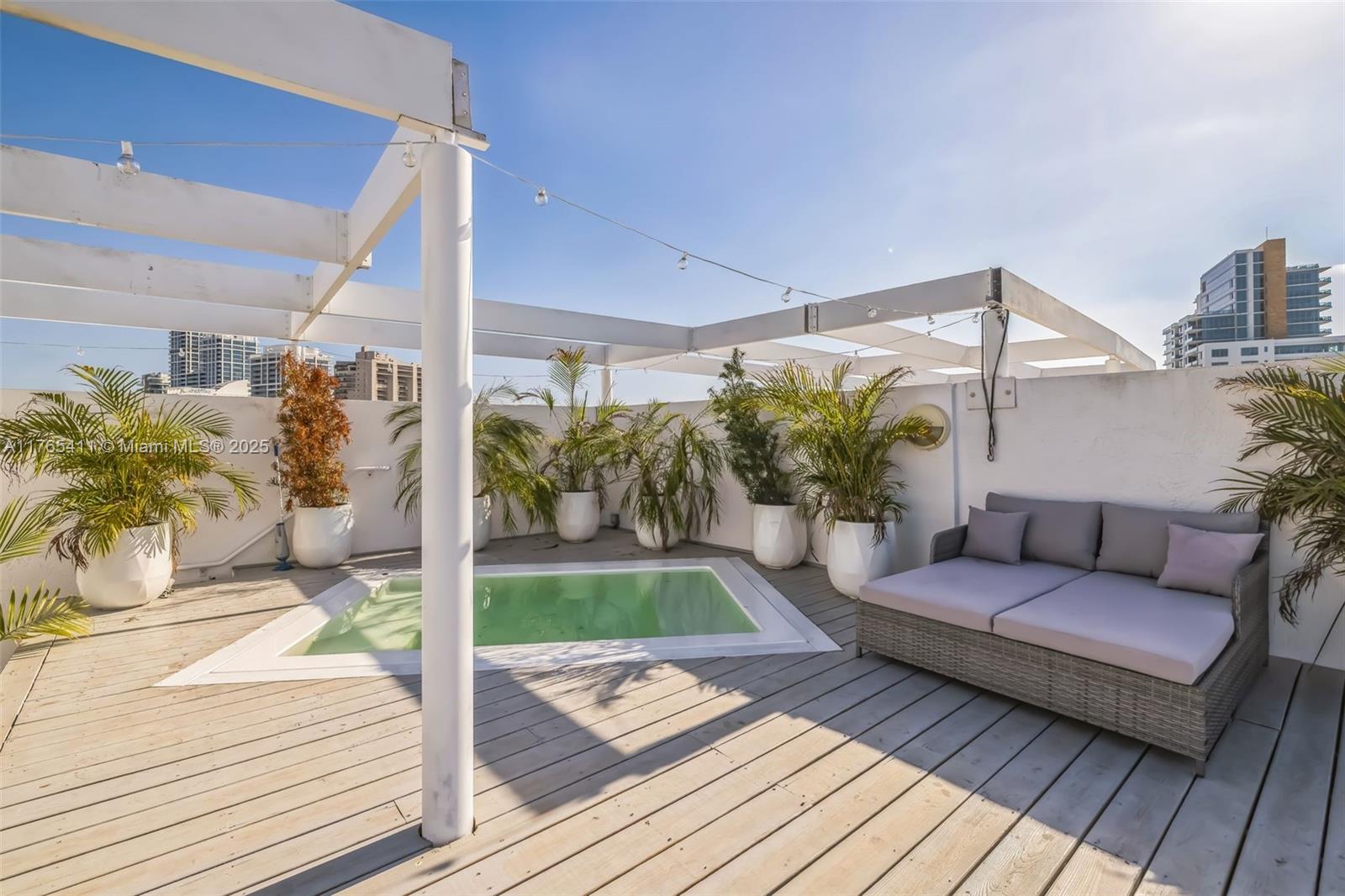 REGATTA AT INDIAN CREEK C - Residential