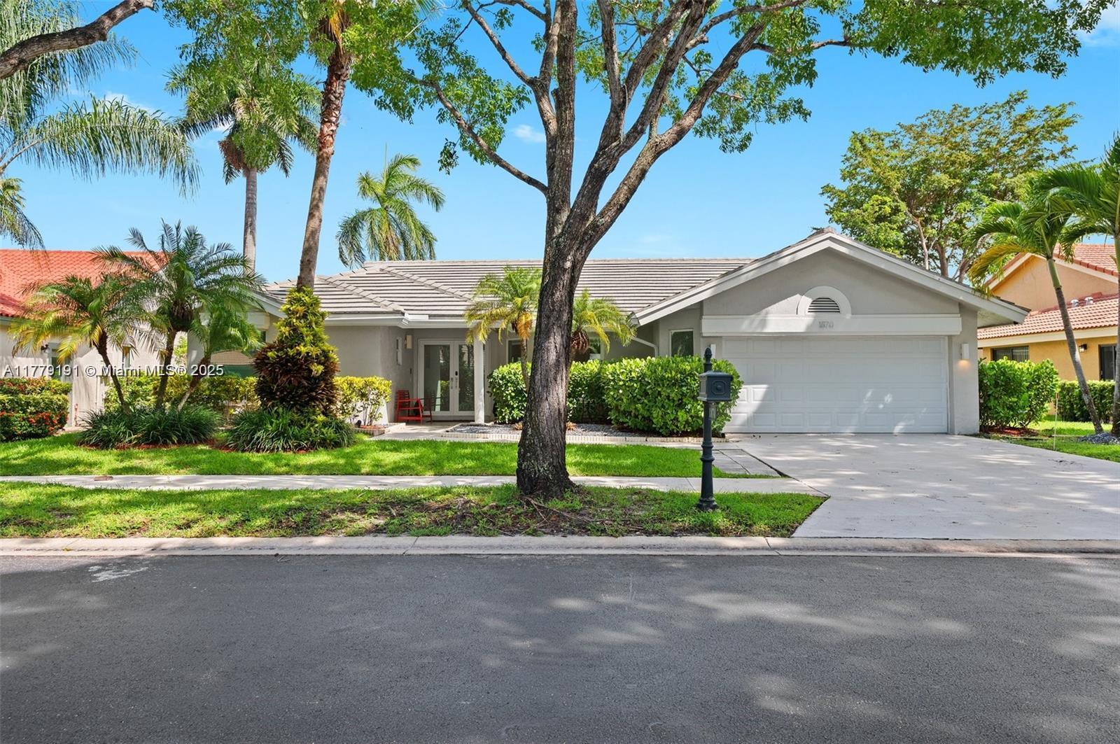 1870 Lakeshore Dr, Weston, Broward County, Florida - 4 Bedrooms  
3 Bathrooms - 