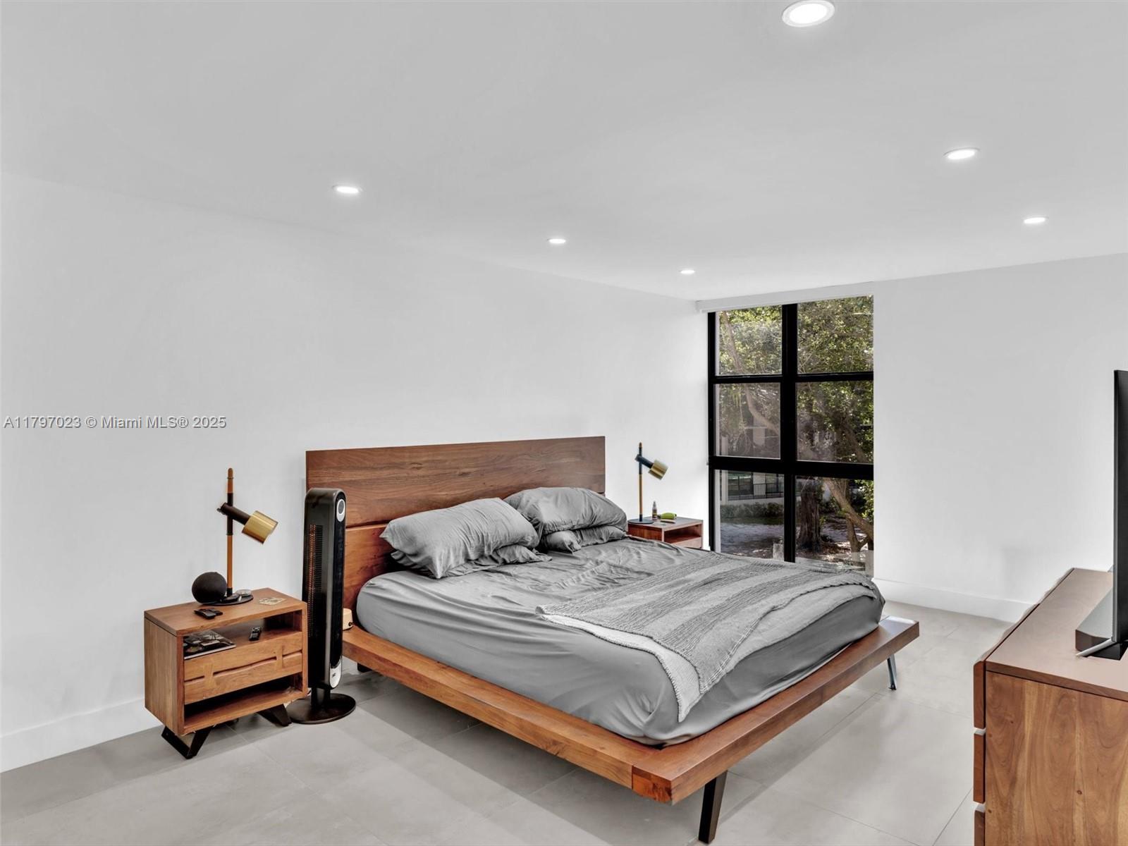 RIVER REACH CONDOMINIUM I - Residential