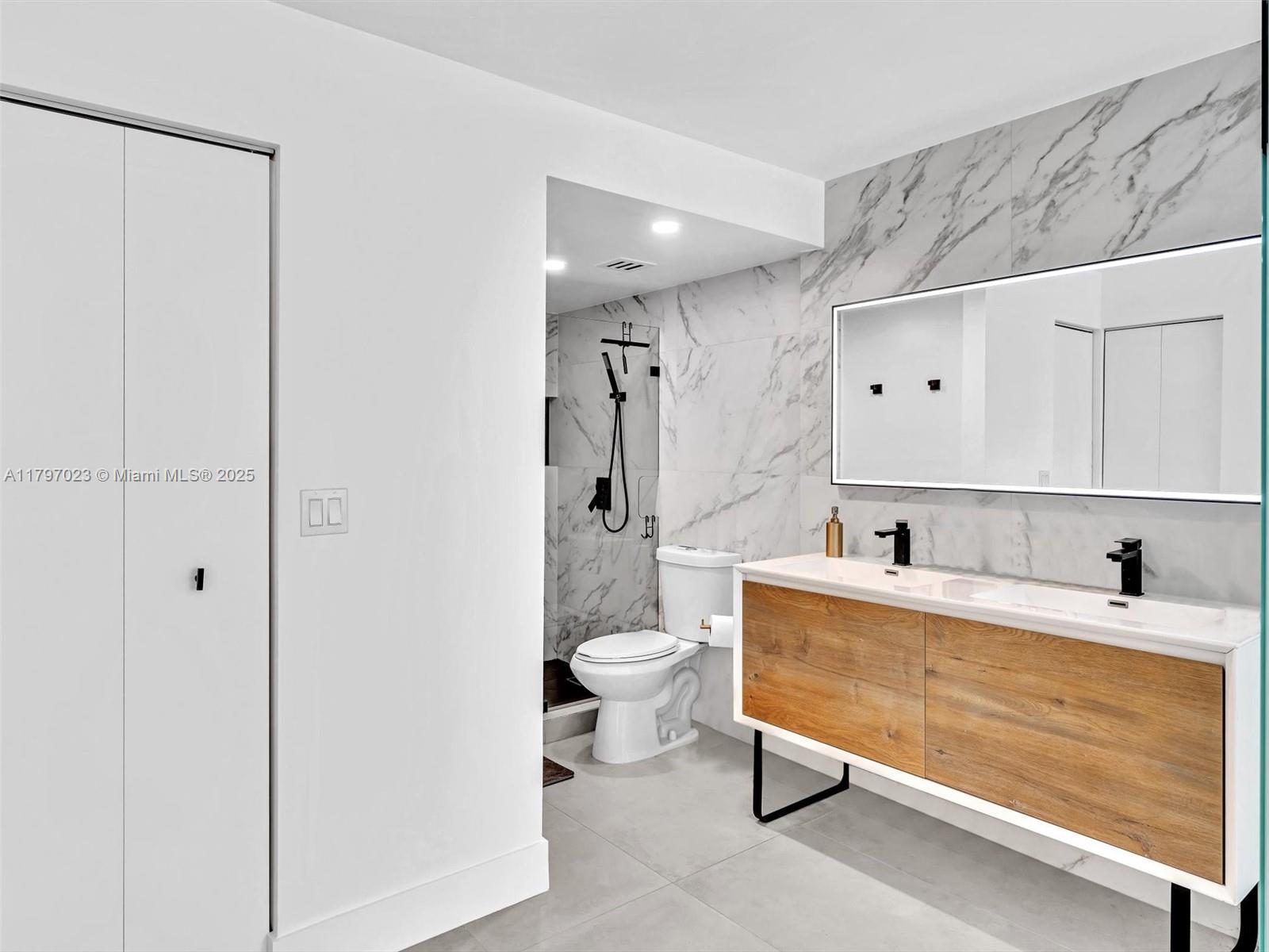 RIVER REACH CONDOMINIUM I - Residential