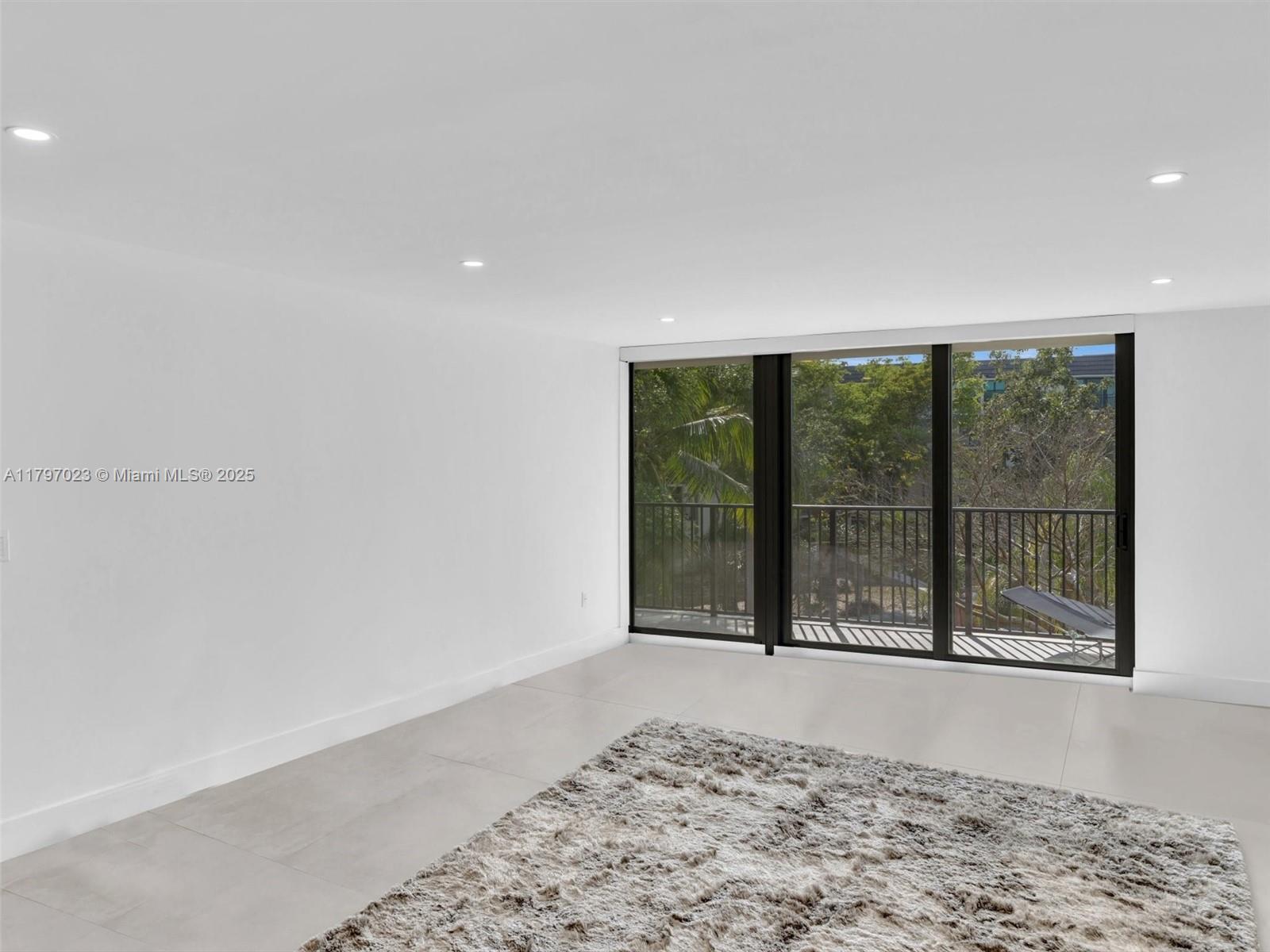RIVER REACH CONDOMINIUM I - Residential