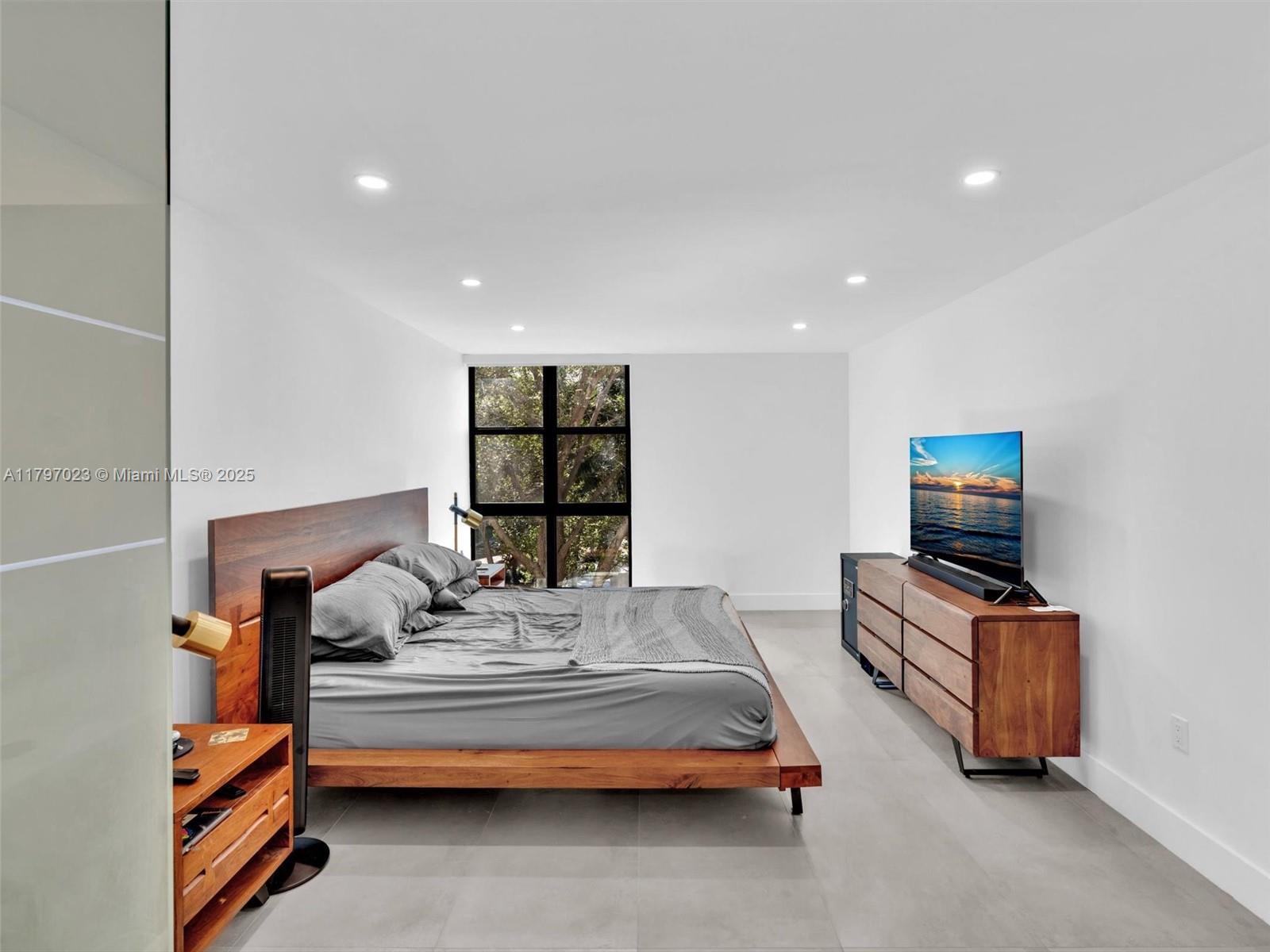RIVER REACH CONDOMINIUM I - Residential