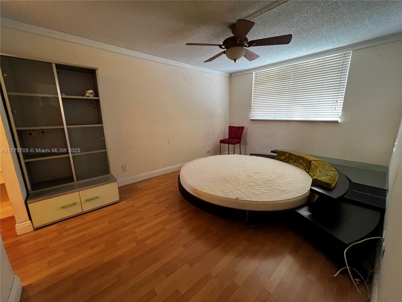 ROYAL OAKS CONDO - Residential