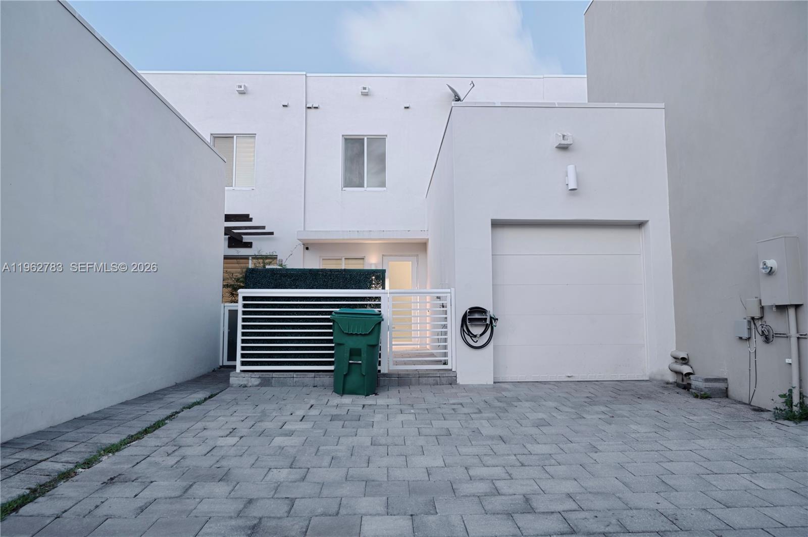 LANDMARK AT DORAL CENTRAL - Residential