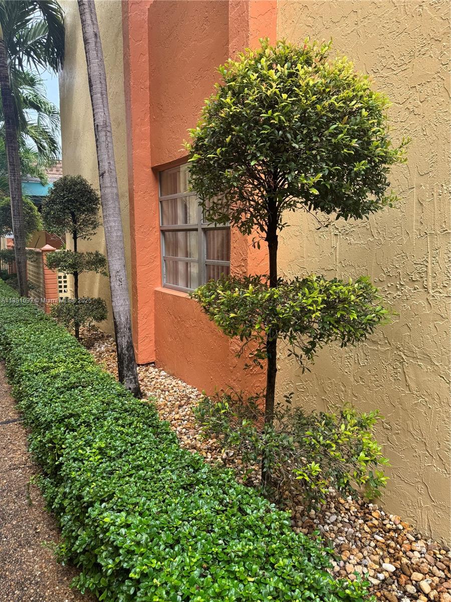 TOWERS OF WESTLAND CONDO - Residential