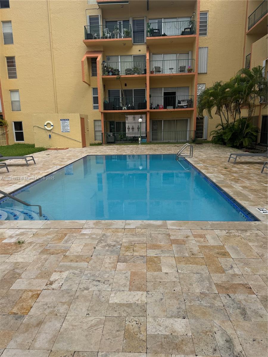 TOWERS OF WESTLAND CONDO - Residential