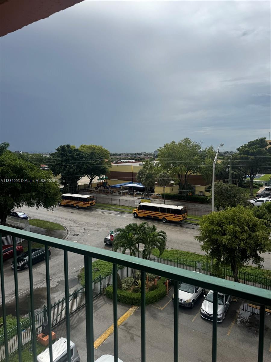 TOWERS OF WESTLAND CONDO - Residential