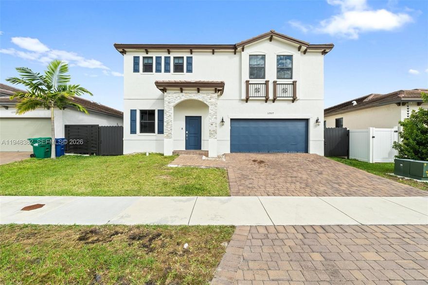 Like-new property built in 2023, located in the city of Homestead. Featuring 4 bedrooms and 2.5 bathrooms, a new pool, and no carpet throughout the home. Remodeled staircase and second floor fully finished with laminate flooring. Ideal for family living. Very low HOA, monthly fee applies only for clubhouse use.