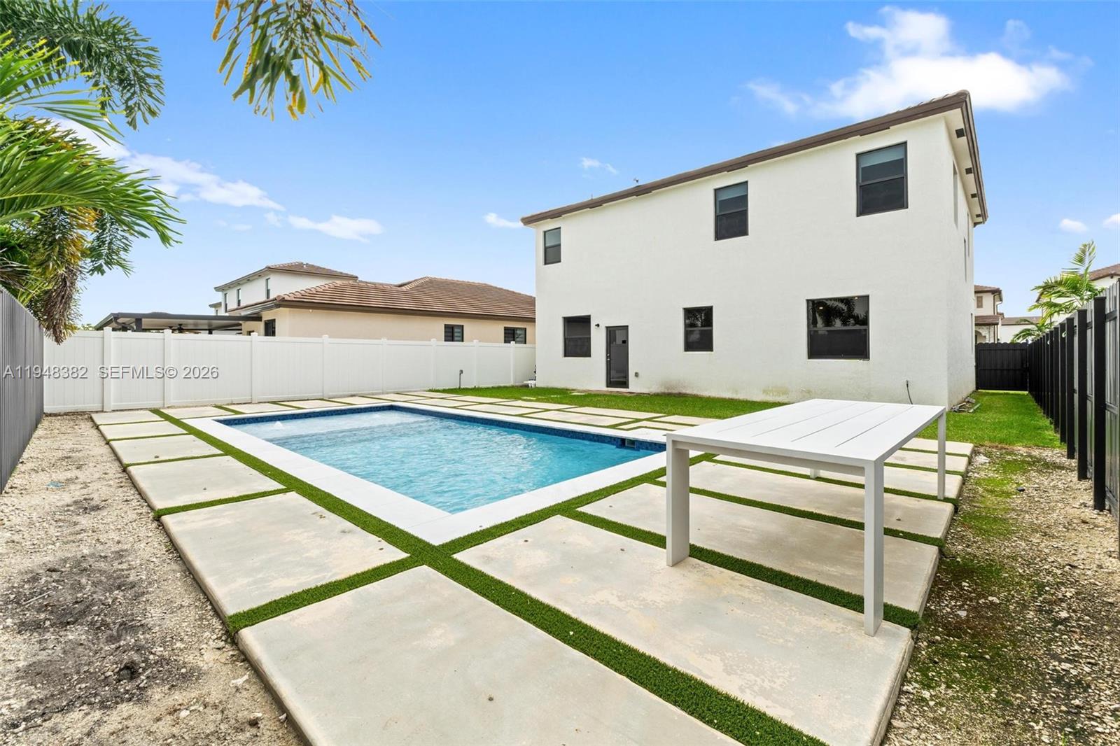 KENDALL ASSEMBLAGE - Residential