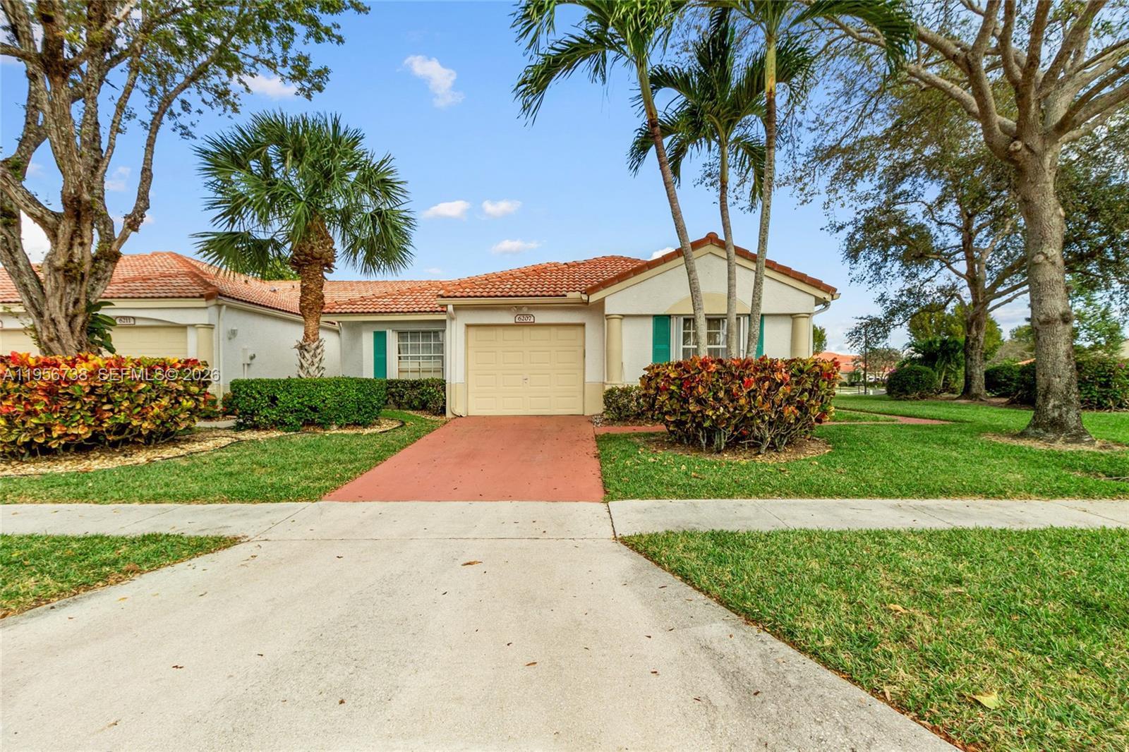 6207 Floral Lakes Dr 6207