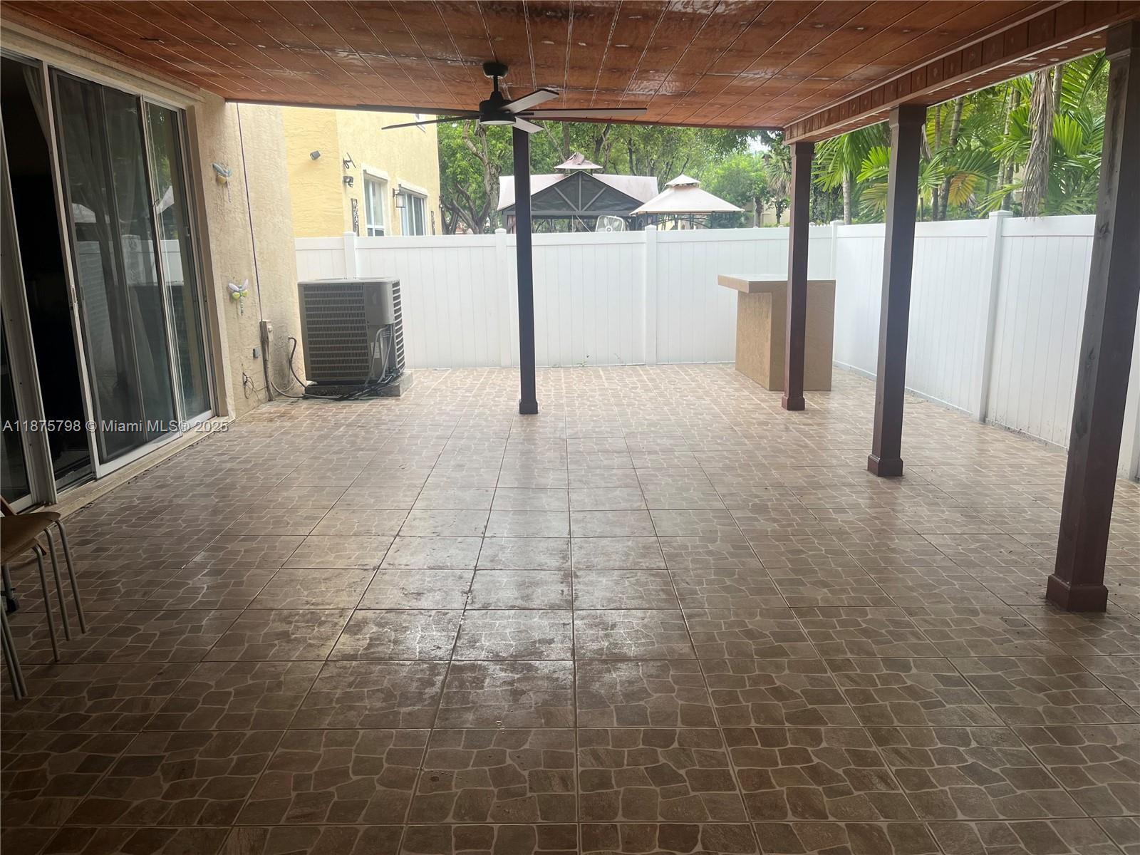 RIVIERA ISLES III - Residential