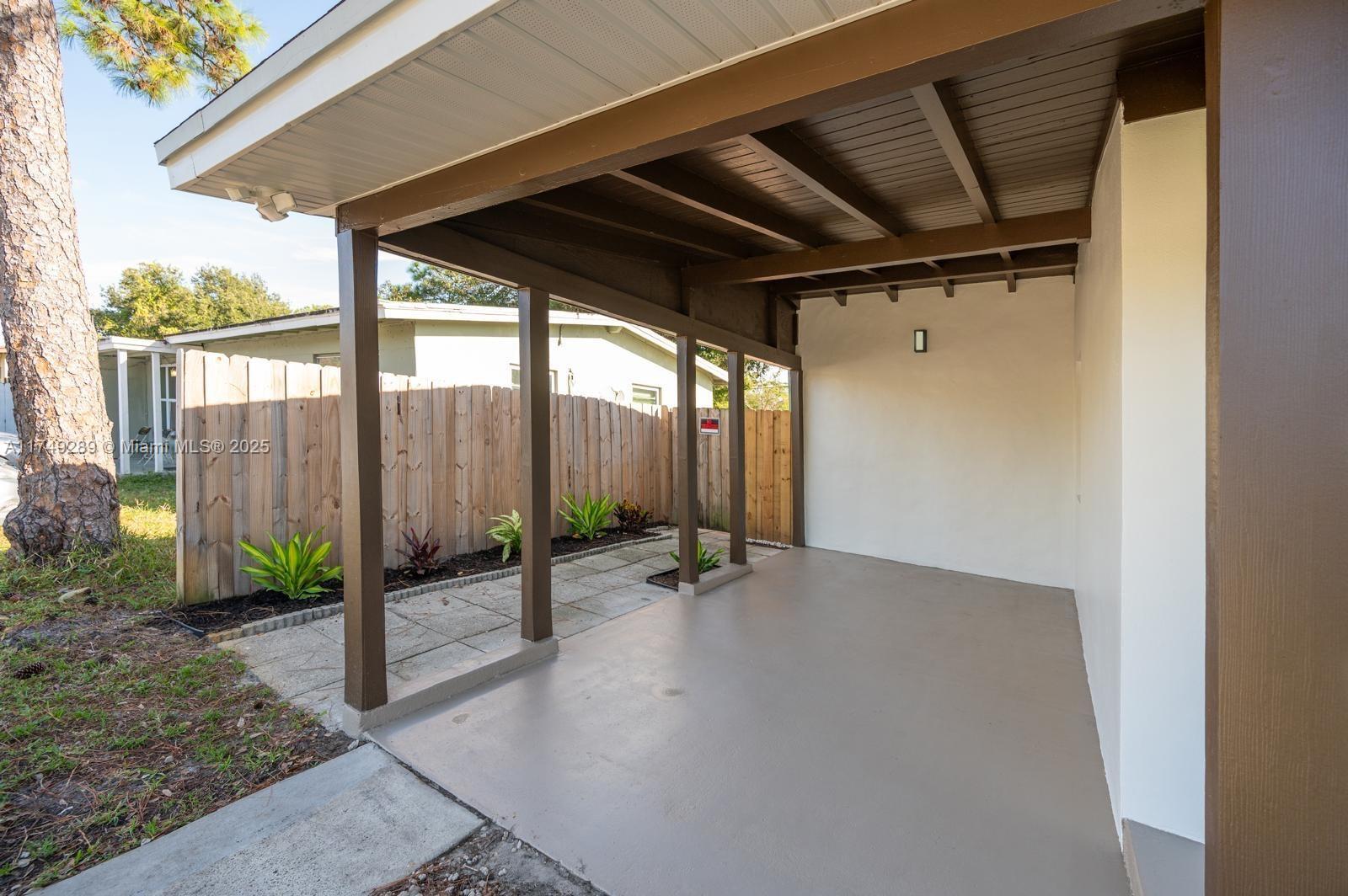 1108 SW 22nd Ter
