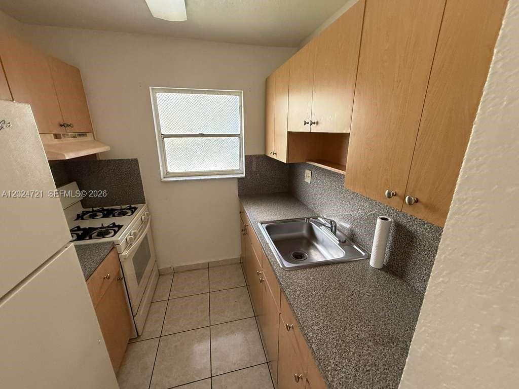 1655 W 44th Pl 302