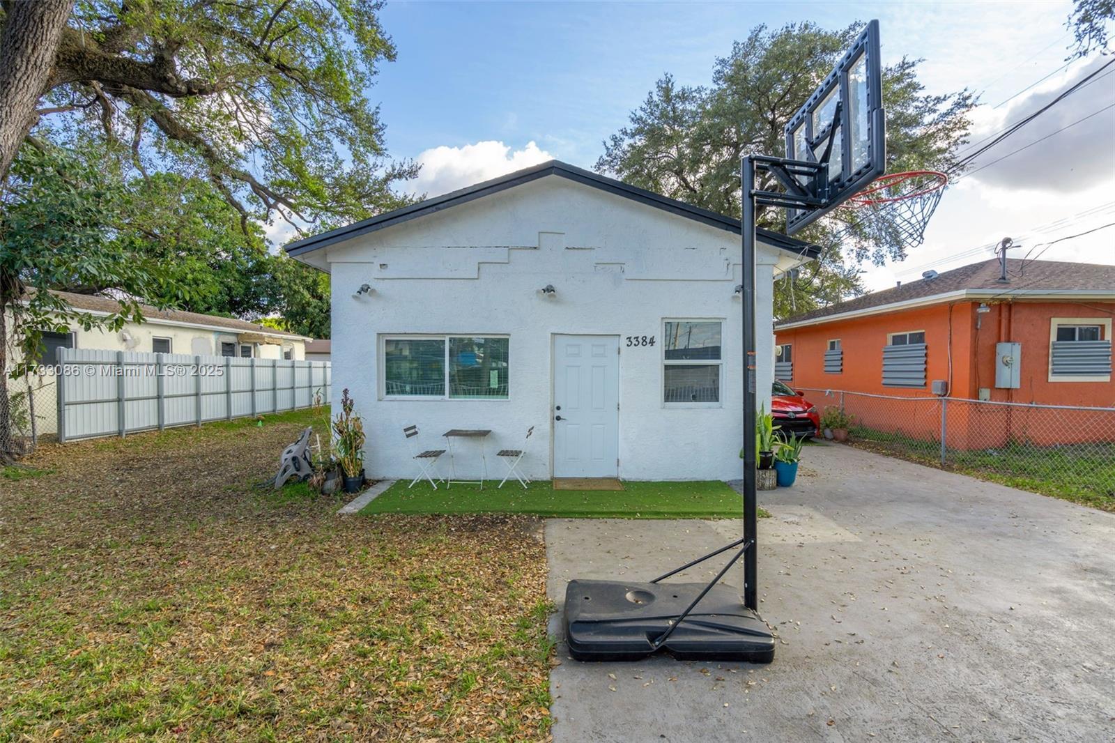 SEMINOLE LAWNS - Residential