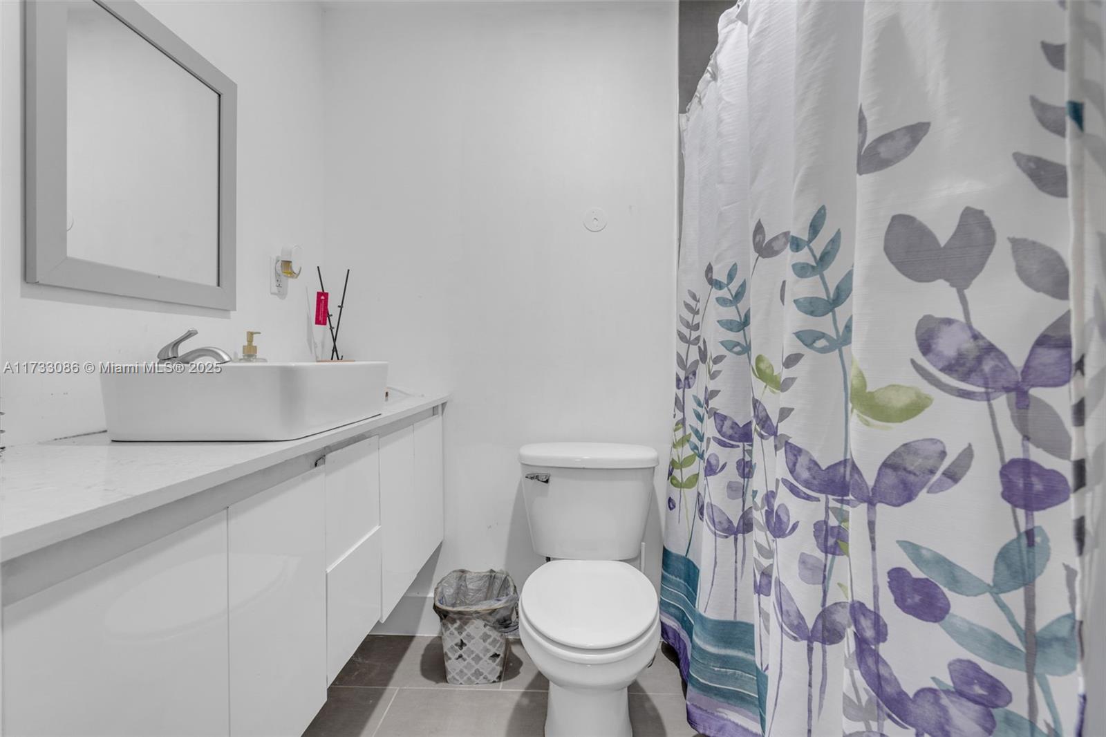 SEMINOLE LAWNS - Residential