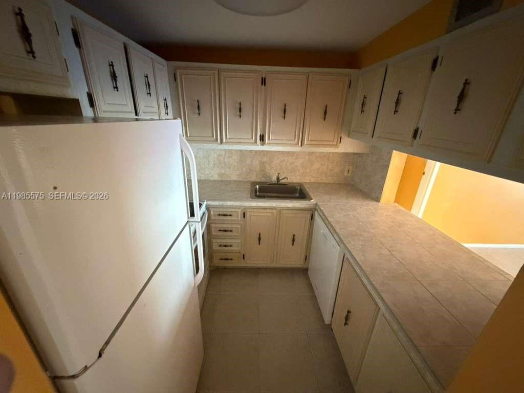 TOWN SQUARE CONDO - Residential