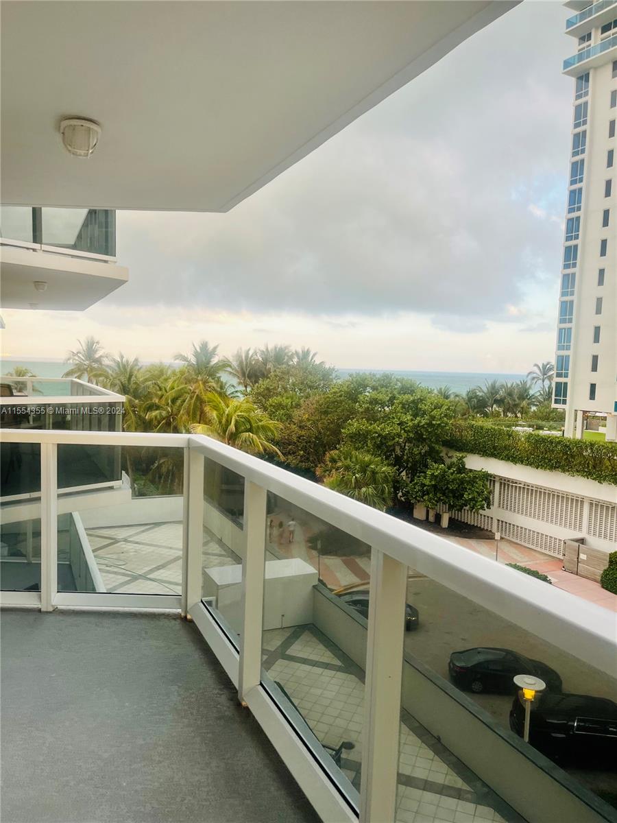 Property for Sale at 2401 Collins Ave 604, Miami Beach, Miami-Dade County, Florida - Bedrooms: 1 
Bathrooms: 2  - $490,000