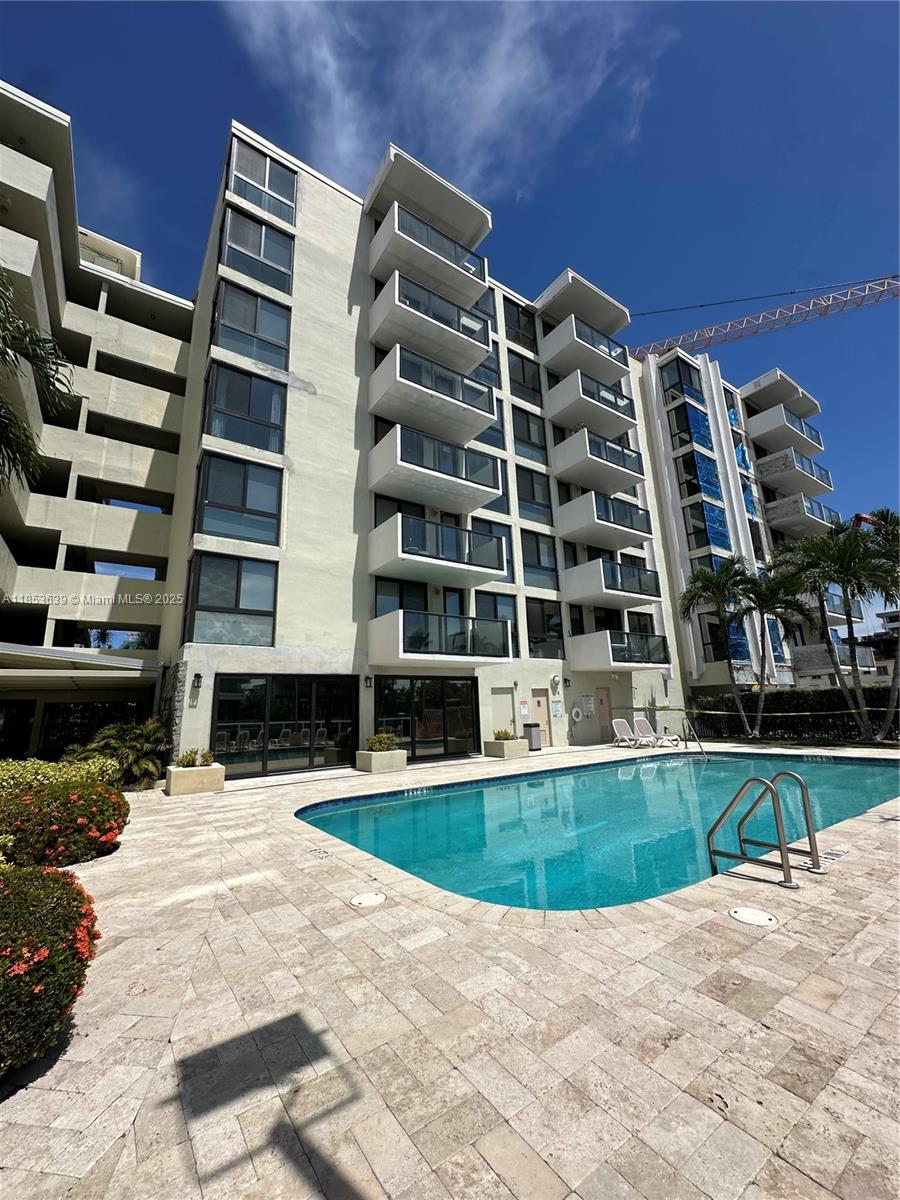 9800 W Bay Harbor Dr 206