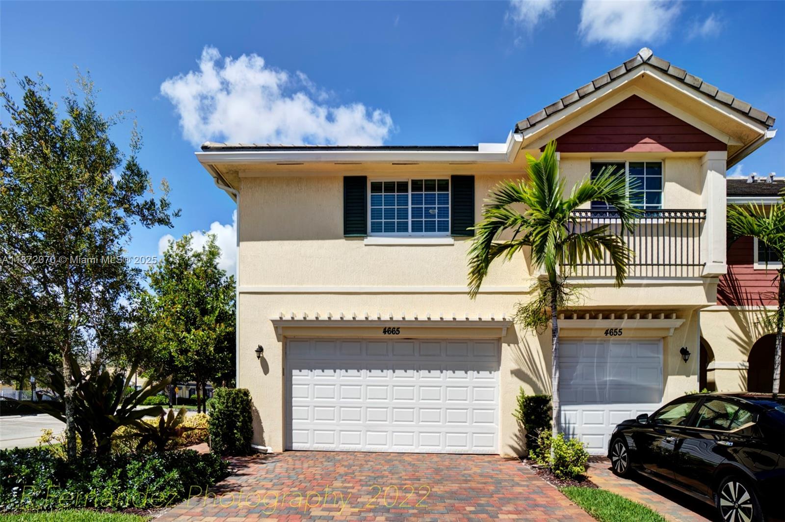 Impeccable 3 bedroom, 2.5 bathroom, 2 car garage corner unit townhouse located in the community of Saddle Bridge in Davie. This home features a large open floor plan, custom wood kitchen cabinets, granite countertops, stainless steel appliances, large cooking island, tile floors throughout the downstairs and carpet on stairs and second floor. This beautiful home in the heart of Davie is conveniently located near NSU, Major Shopping Plazas, Walmart, HardRock Cafe and Casino, pretty much everything!