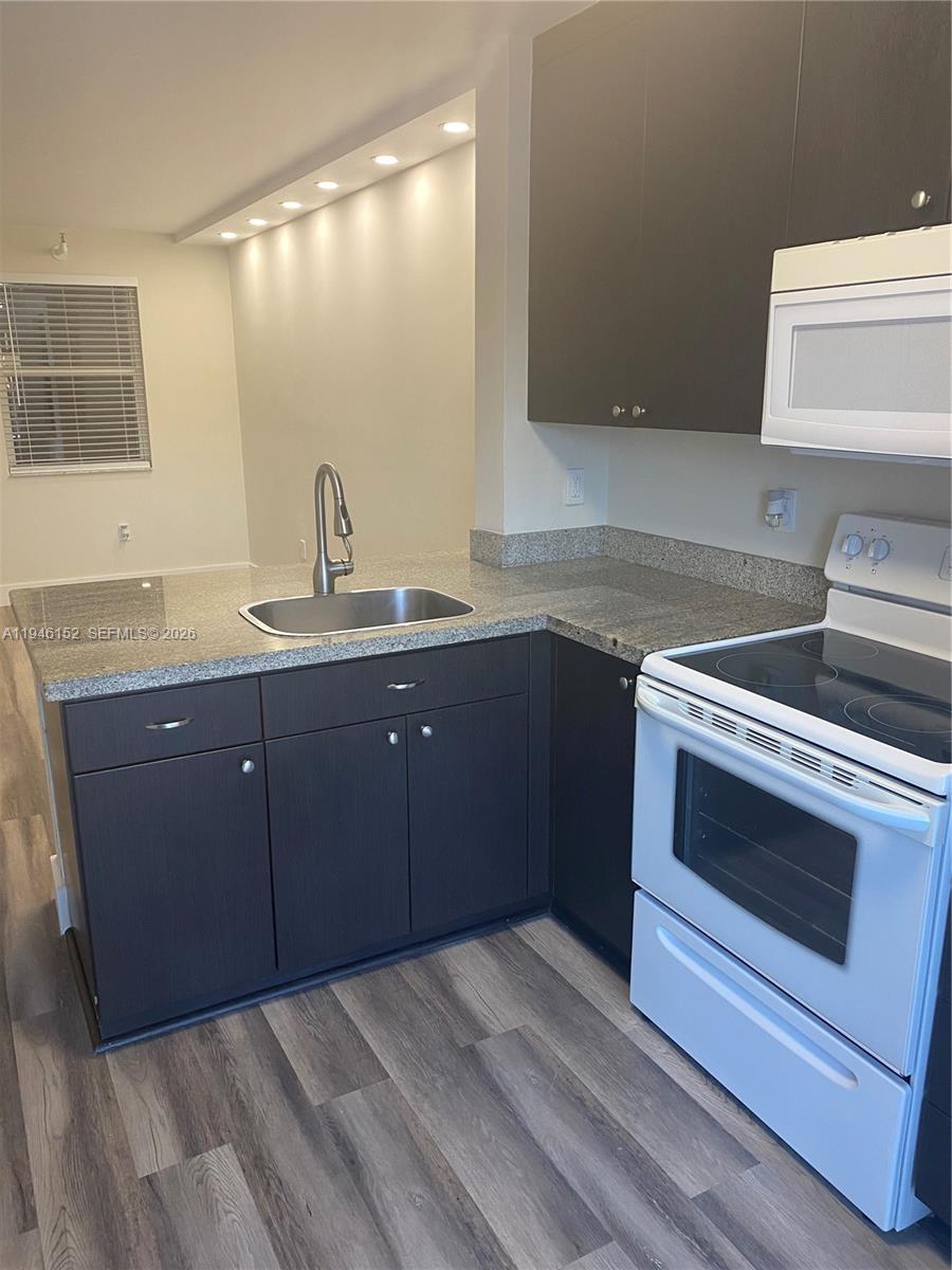 2575 SW 27th Ave 212