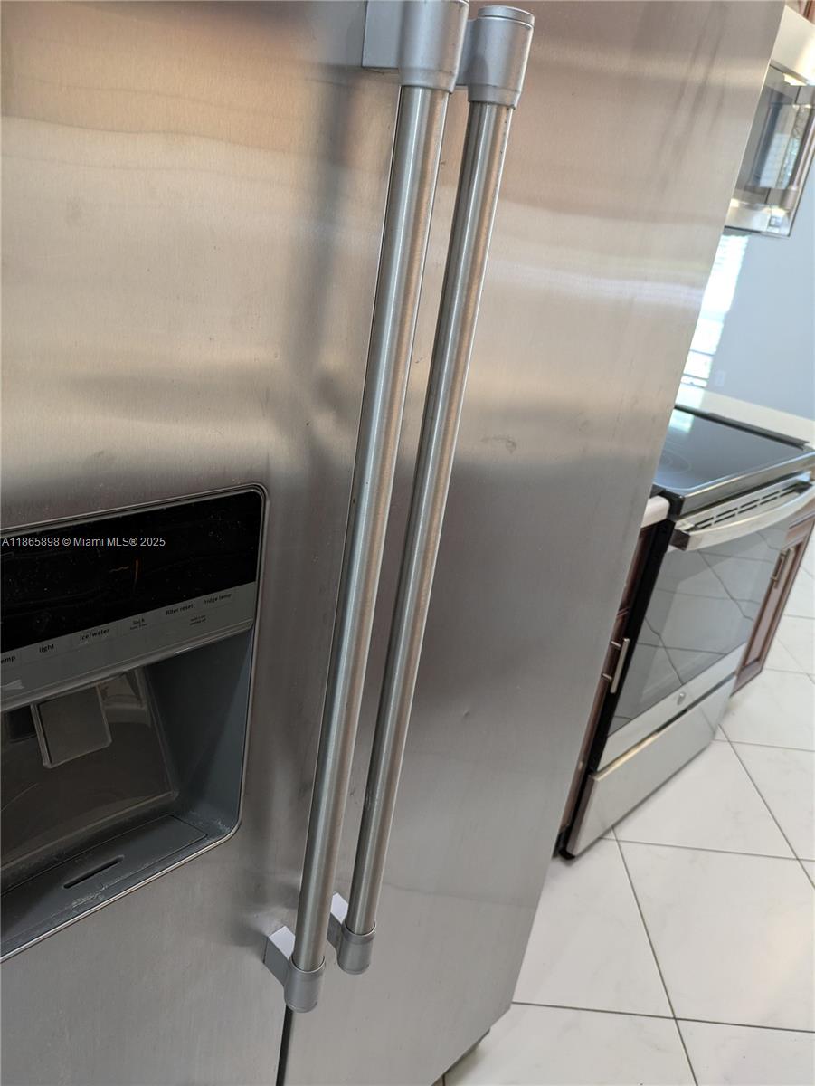 ISLAND VIEW - Residential Lease