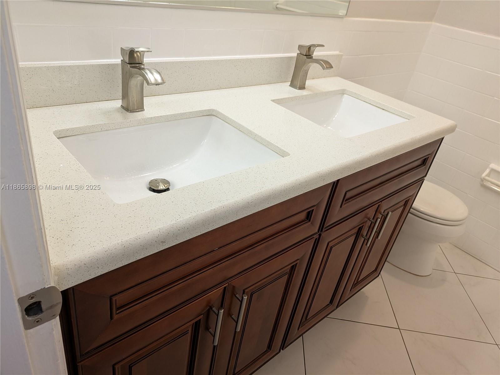 ISLAND VIEW - Residential Lease