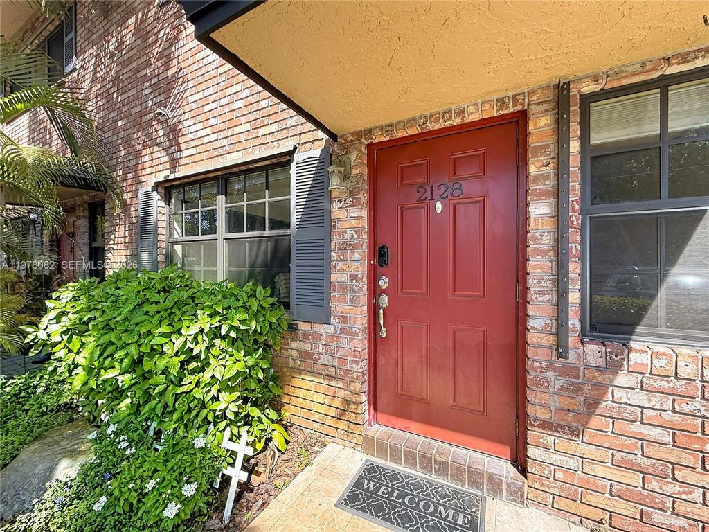 Photo of 2128 NE 9th Ave #2128, Wilton Manors, FL 33305 (MLS # A11978082)