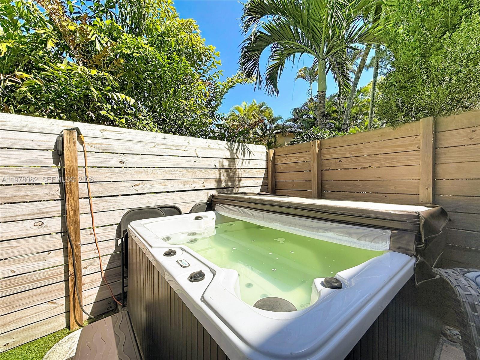 WILTON MANORS - Residential Lease