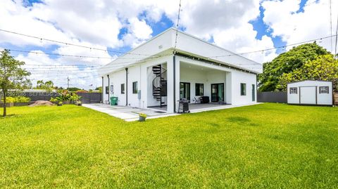 Tiny photo for 11450 SW 59th Ter, Miami, FL 33173 (MLS # A12027685)