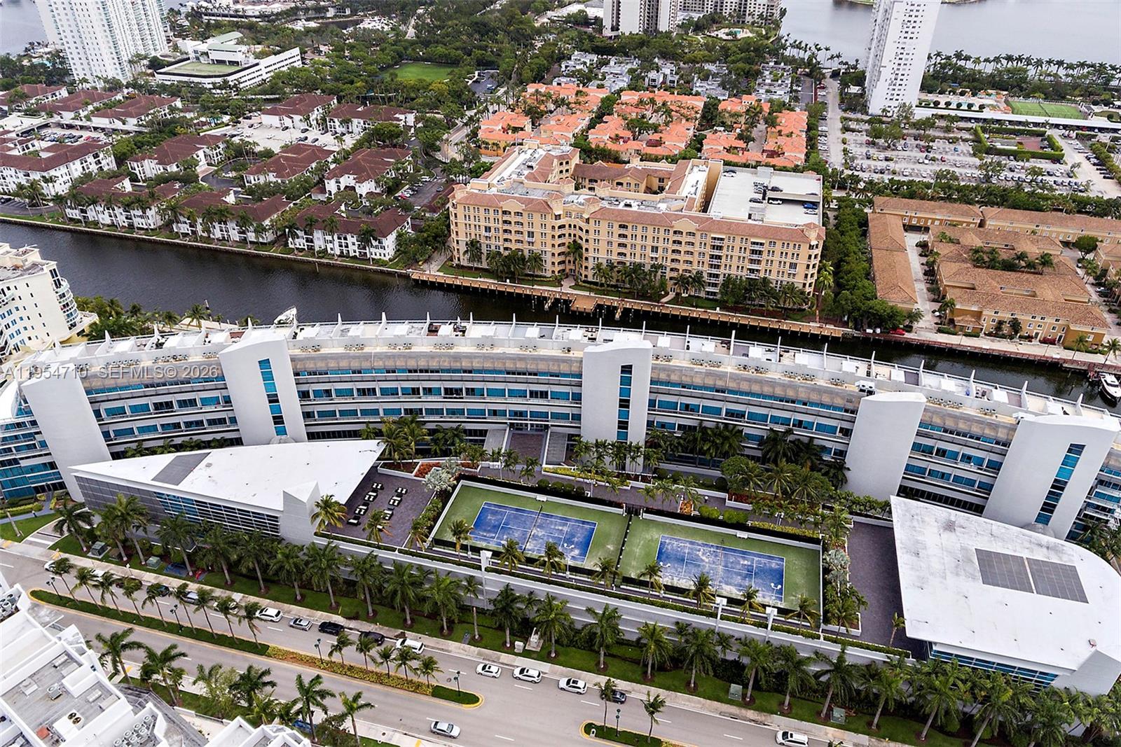 2950 NE 188th St 302