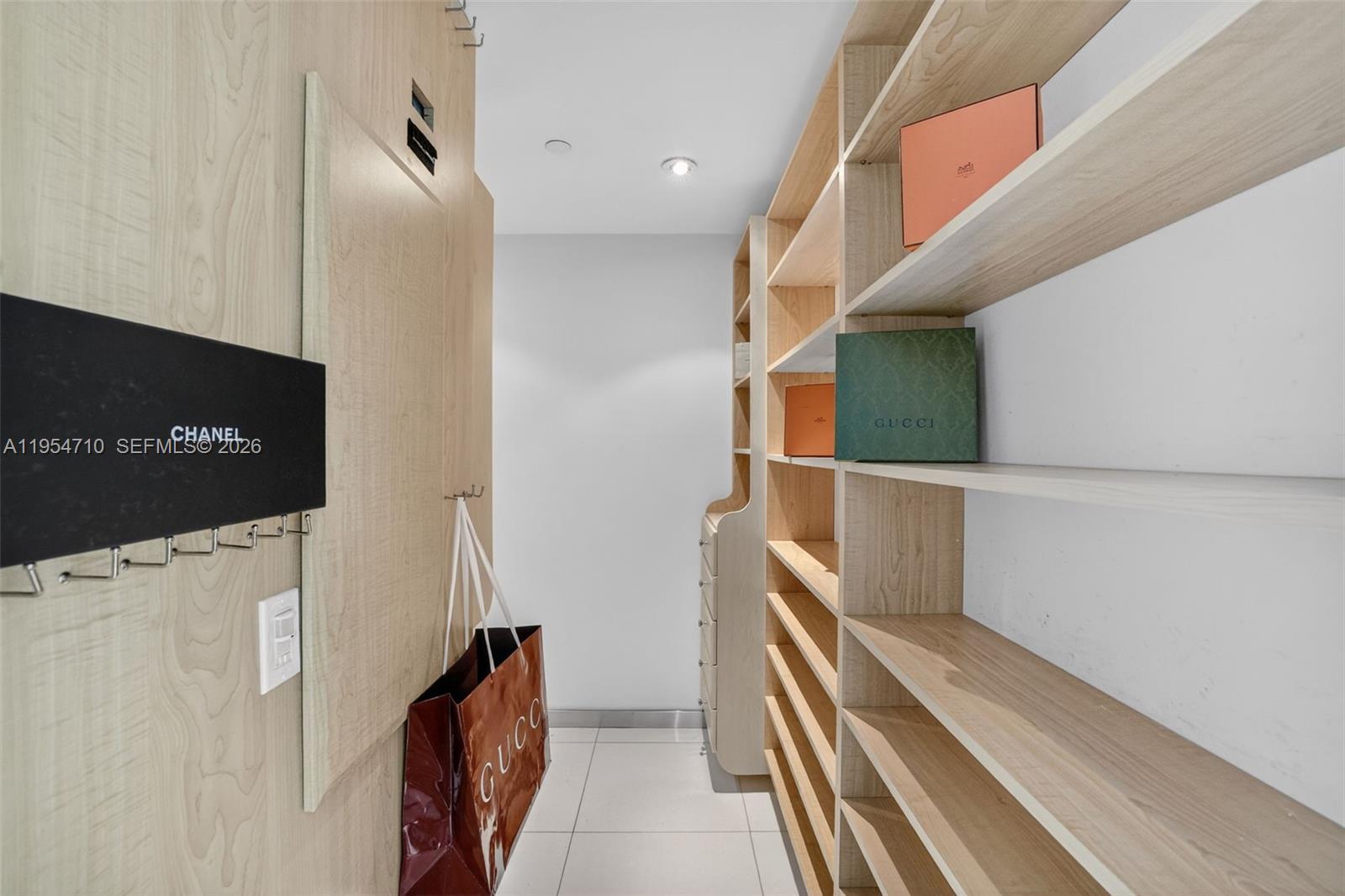 ARTECH RESIDENCES AT AVEN - Residential