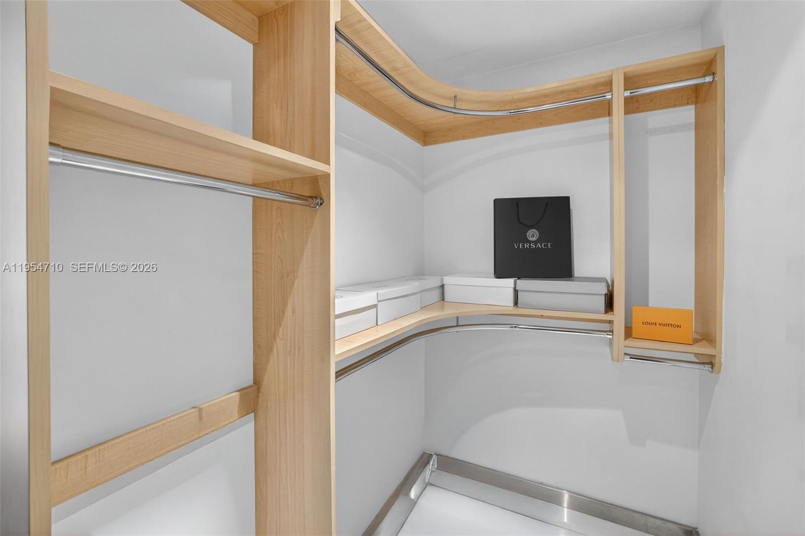 ARTECH RESIDENCES AT AVEN - Residential