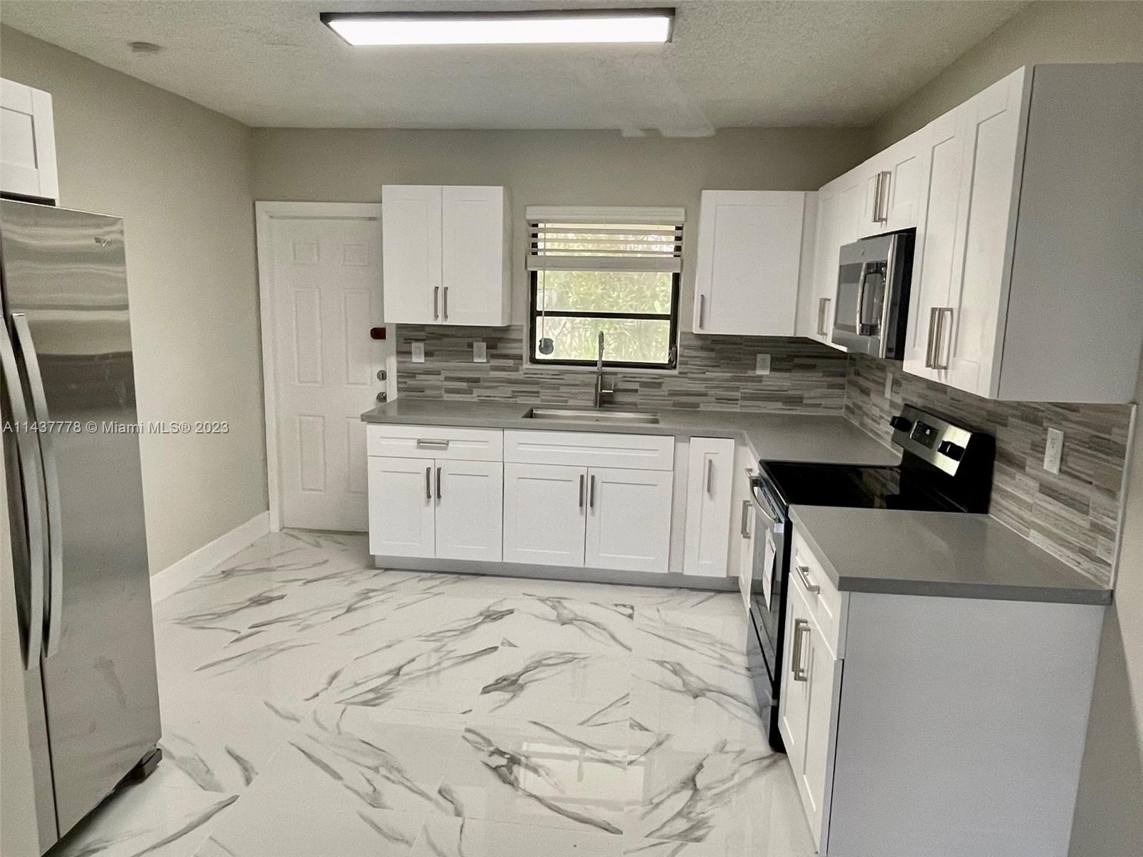 Amazing unit with Open floor plan. 2 bedrooms, 2 bathrooms. Porcelain tile throughout. Luxury kitchen w/wood cabinetry, granite counters & S.S. appliances open to dining & living area. Washer & dryer inside the unit. 2 parking. Pet friendly excellent location. Near to Aventura Hospital , A-rated Schools, Gulfstream Park, Fast and easy approval.